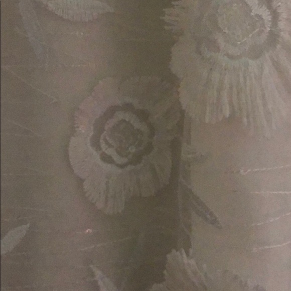 Elegant top white with sparkles never worn. - Picture 4 of 6